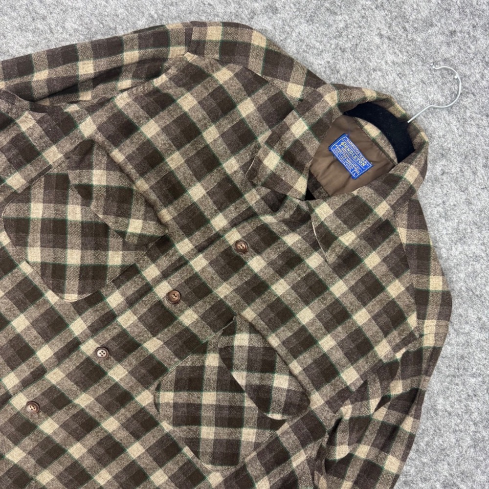 Vintage 1960s Pendleton 100% Wool Loop Collar Brown Plaid Flannel Mens Large‎